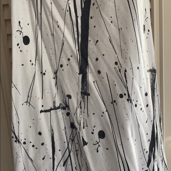 Paint splattered tank - Picture 3 of 4